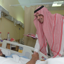 أمير الباحة يطلق حملة ” تفريج كربة “لسجناء المطالبات المالية