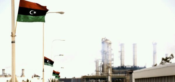 مؤسسة النفط الليبية تدعو الجيش لإعادة مرفأي رأس لانوف والسدرة إلى سلطاتها