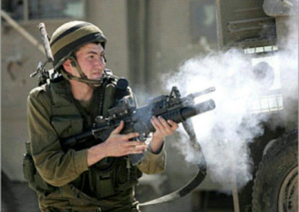 الاحتلال الإسرائيلي يطلق النار على شابين فلسطينيين جنوب نابلس