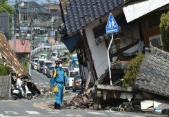 مقتل “3” وإصابة العشرات جراء الزلزال الذي ضرب غرب اليابان