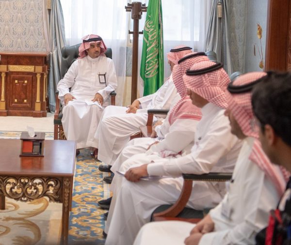 وكيل إمارة منطقة الباحة يُستقبل في مكتبه رئيس هيئة الهلال السعودي