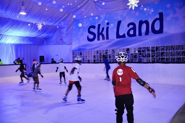 مدينة الثلج تنقل أطفال مهرجان صيف الشرقية 39 إلى عالم التزلج