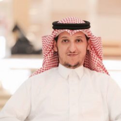 أمير منطقة الرياض بالنيابة ينقل تعازي القيادة لأسرة الشهيد المطيري