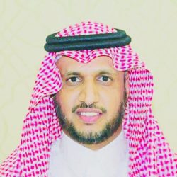 أمير تبوك يواسي أسرة الإعلامي الراحل خالد قاضي