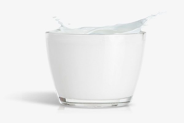 وفقاً لدراسة جديدة : الحليب واللبن كامل الدسم أفضل للصحة