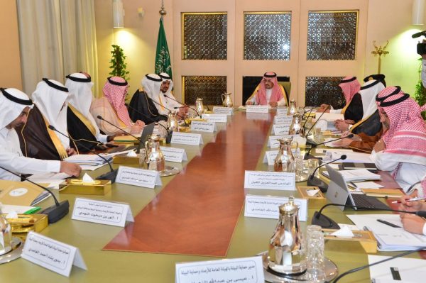 أمير منطقة الرياض يستقبل رئيس الهيئة العامة للأرصاد وحماية البيئة ويرأس اجتماعاً بيئياً