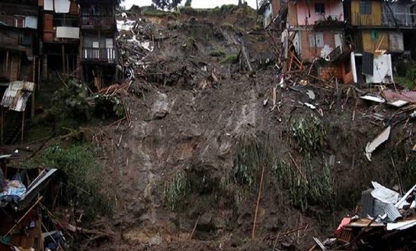 مصرع “31” شخصاً في انهيار أرضي عند سفح جبل إلجون شرق أوغندا