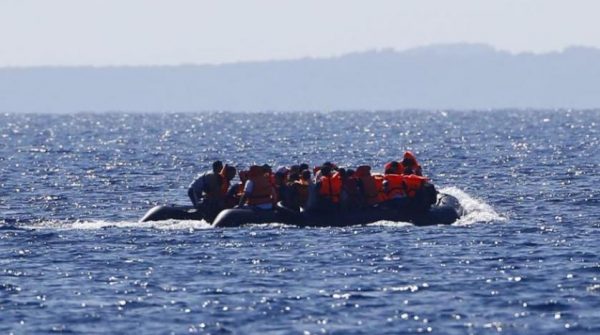 غرق قارب يحمل 15 مهاجراً قبالة السواحل التركية