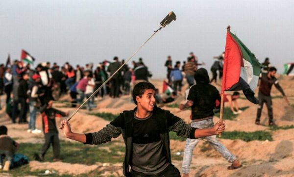 إصابة عشرات الفلسطينيين في قطاع غزة
