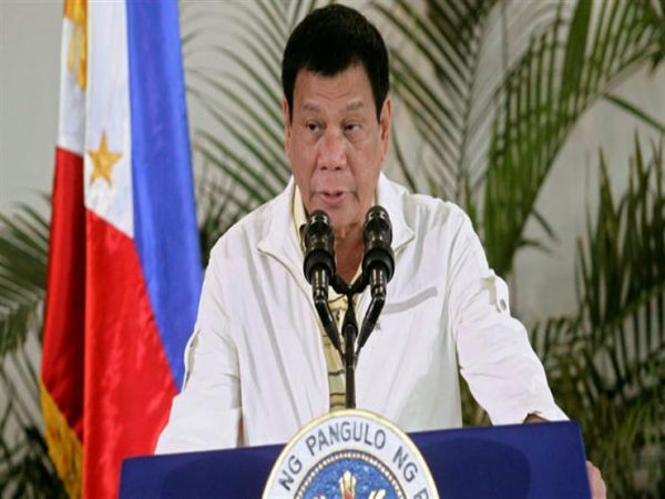 رئيس الفلبين يصدر أوامر بنشر المزيد من القوات في الأقاليم الوسطى والشرقية من البلاد