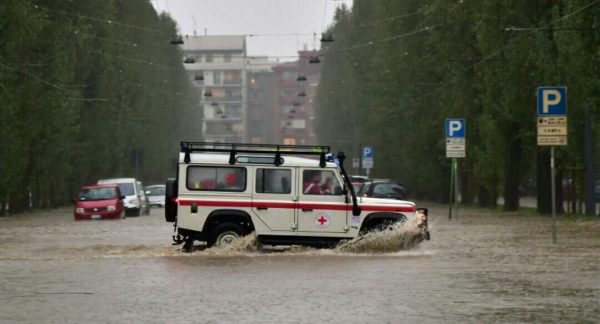 سقوط 20 شخصًا بسبب الرياح العنيفة والأمطار الغزيرة في إيطاليا