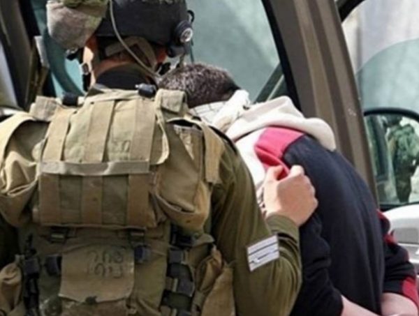 الاحتلال الصهيوني يعتقل 32 فلسطينياً ويداهم عشرات المنازل بالقدس المحتلة