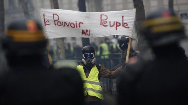 توقيف عشرات المتظاهرين وسقوط 65 جريحاً في باريس