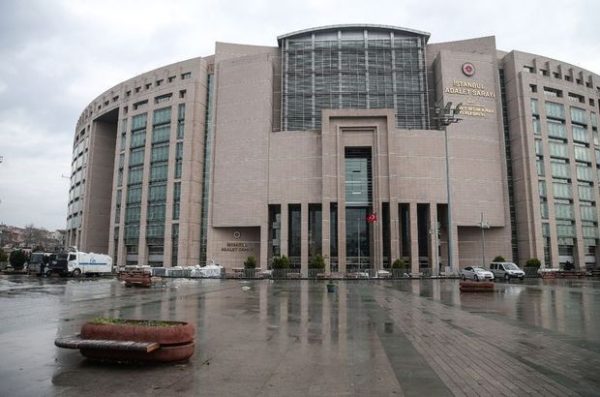 القانون التركي يُعاقب ضابطة شرطة بالحبس بسبب إدارة شبكة دعارة من غير ترخيص