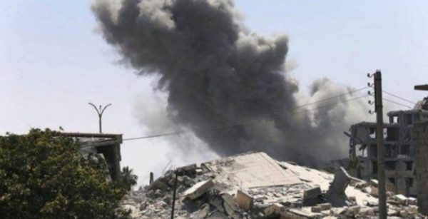 قوات نظام الأسد تُجدد قصفها غرب حماة في ظل الخروقات المتواصلة للهدنة التركية – الروسية