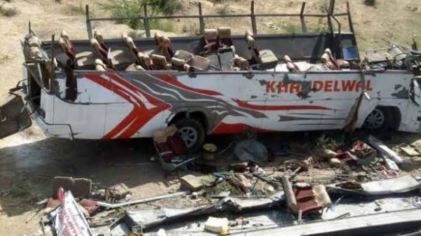 وفاة وإصابة “٢٥” شخصاً في حادث سير مروع شمال الهند