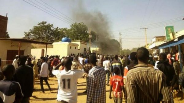 احتجاجات الخبز في السودان تتمدد… والجيش ملتف حول القيادة