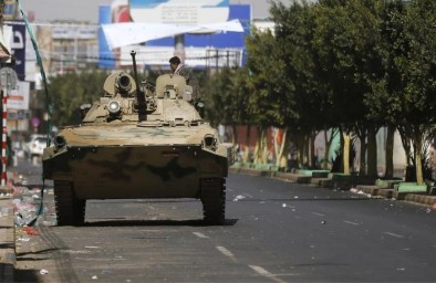 معارك طاحنة بالحديدة والحوثيون يجندون طلاب الجامعة في مقدمة القتال
