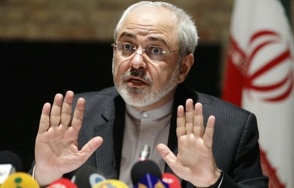 إيران تهدد بالانسحاب من الاتفاق النووي
