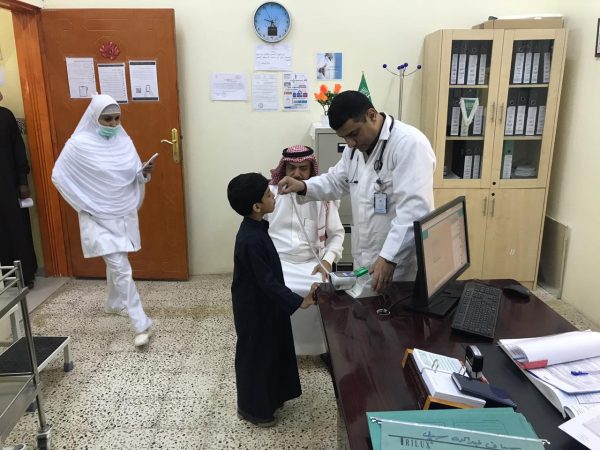 مركز صحي الملحة يستقبل طلاب مدرسة ابن زيدون الابتدائية في رنية لتطعيمهم