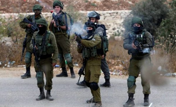 مقتل فلسطينيَّيْن وإصابة 10 آخرين برصاص جيش الاحتلال