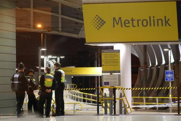 إصابة “٣” أشخاص في واقعة طعن بمحطة قطار فيكتوريا في مانشستر