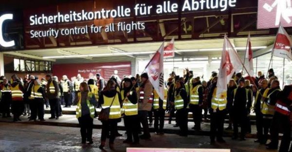إضراب تحذيري بمطار برلين يتسبب في إلغاء العديد من الرحلات