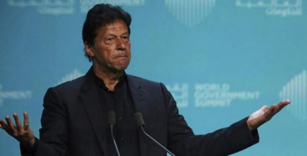 خان: باكستان مستعدّة لمساعدة الهند في كشف ملابسات تفجير كشمير