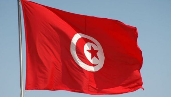 الحكومة التونسية تقر زيادة أجور العاملين بالدولة وتنهي الأزمة بذكاء