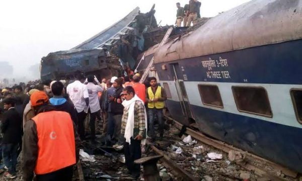 مقتل وإصابة “٢٧” شخصاً إثر خروج قطار عن مساره شرق الهند