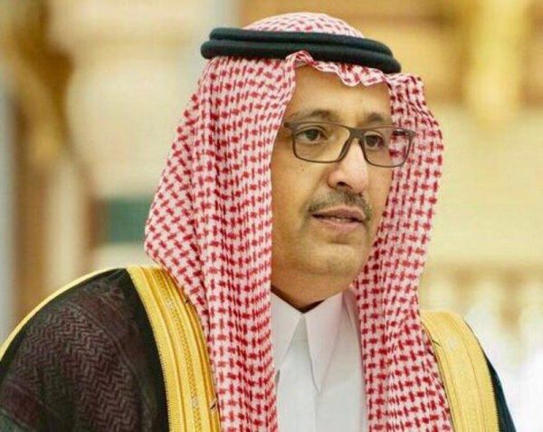 أمير منطقة الباحة يقدم التعزية لوكيل الإمارة في وفاة عمه
