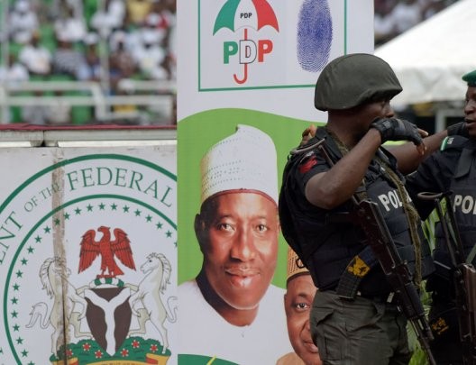 المفوضية بنيجيريا تؤجل انتخابات الرئاسة قبل بدء الاقتراع بساعات