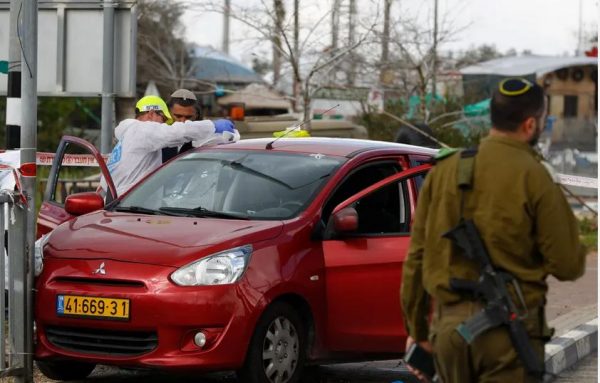 مقتل 3 إسرائيليين بطعن وإطلاق نار بالضفة