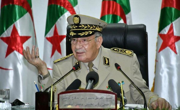 الجيش الجزائري يؤكد التزامه بالمهمة الدستورية