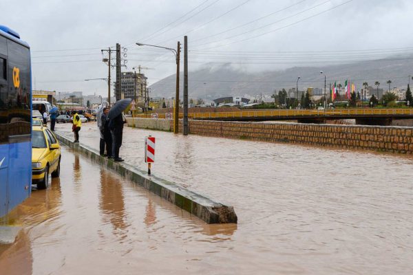ارتفاع عدد ضحايا سيول وفيضانات إيران