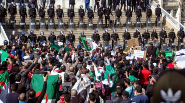 يوم حاسم للانتخابات الرئاسية في الجزائر… وأحزاب تقرر المقاطعة