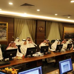وزير الداخلية يكرم المتفوقين في حفل تخريج  الدورات التأهيلية بمدن تدريب الأمن العام