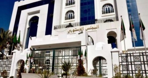 بوتفليقة يترشح رسميًا للانتخابات الرئاسية في الجزائر