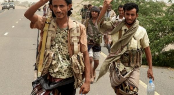 قبائل حجور تقطع خطوط إمداد لمليشيا الحوثي في مركز مديرية كُشر