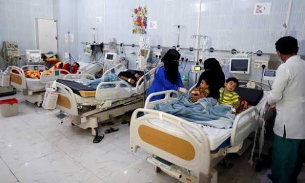 كشف سر فشل جماعة الحوثي في السيطرة على وباء الكوليرا وعودته من جديد