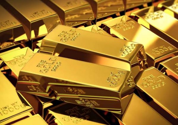 ارتفاع سعر الذهب مع مخاوف من ركود محتمل للاقتصاد الأمريكي