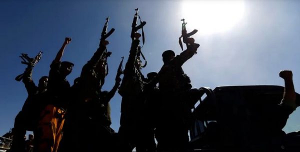 الميليشيات تعدم 31 حوثياً استعدوا لتسليم أنفسهم للجيش اليمني