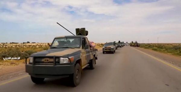 الجيش الليبي يعلن شن أول غارة جوية على أحد أحياء طرابلس