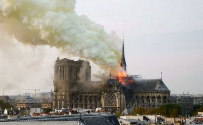 حريق هائل بكاتدرائية نوتردام التاريخية بباريس