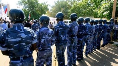 شرطيو السودان في إضراب.. ولائحة مطالب للمجلس العسكري