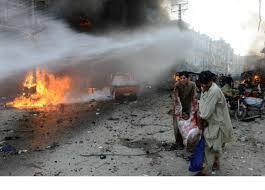 مصرع “١٤” شخصاً في انفجار سوق غرب باكستان