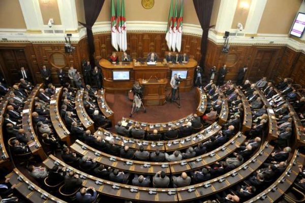 انعقاد البرلمان الجزائري الثلاثاء المقبل للمصادقة على إثبات شغور منصب رئيس الجمهورية