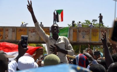 قوى الاحتجاج في السودان تتمسك بمجلس برئاسة مدنية