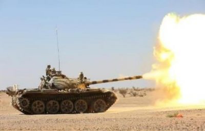 مدفعية الجيش اليمني تدمر طقم قتالي لميليشيات الحوثي