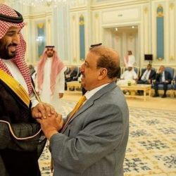 أمير حائل يستقبل رئيس هيئة الهلال الأحمر السعودي ويدشن عددًا من الخدمات الإسعافية الجديدة